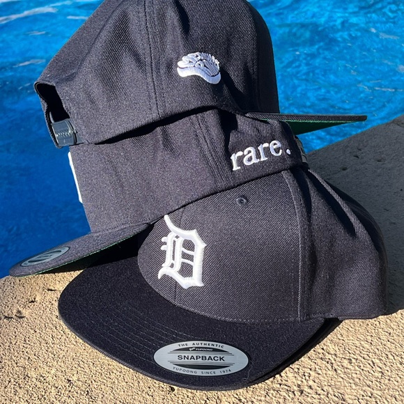 Detroit Medium Rare Yupoong Classic Snapback Baseball Cap - Picture 6 of 12